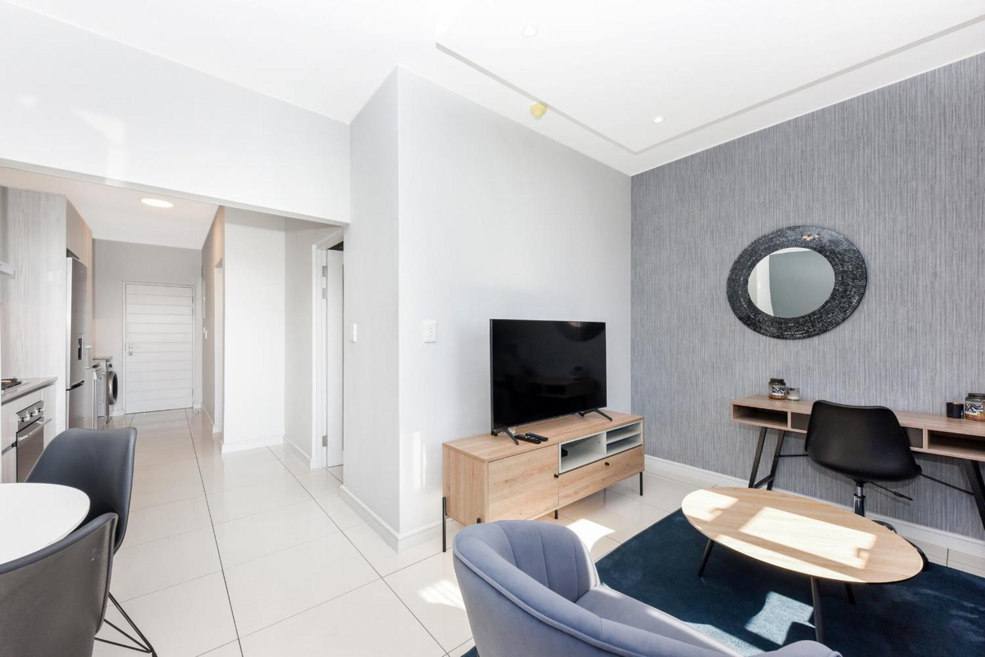 The Median Rosebank Luxury Apartment - Building With Generator Joanesburgo Exterior foto
