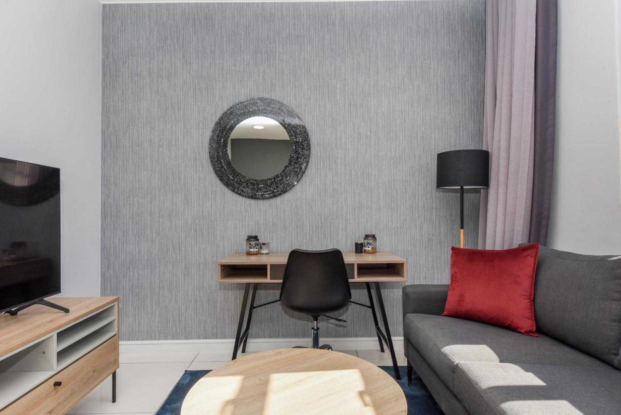 The Median Rosebank Luxury Apartment - Building With Generator Joanesburgo Exterior foto